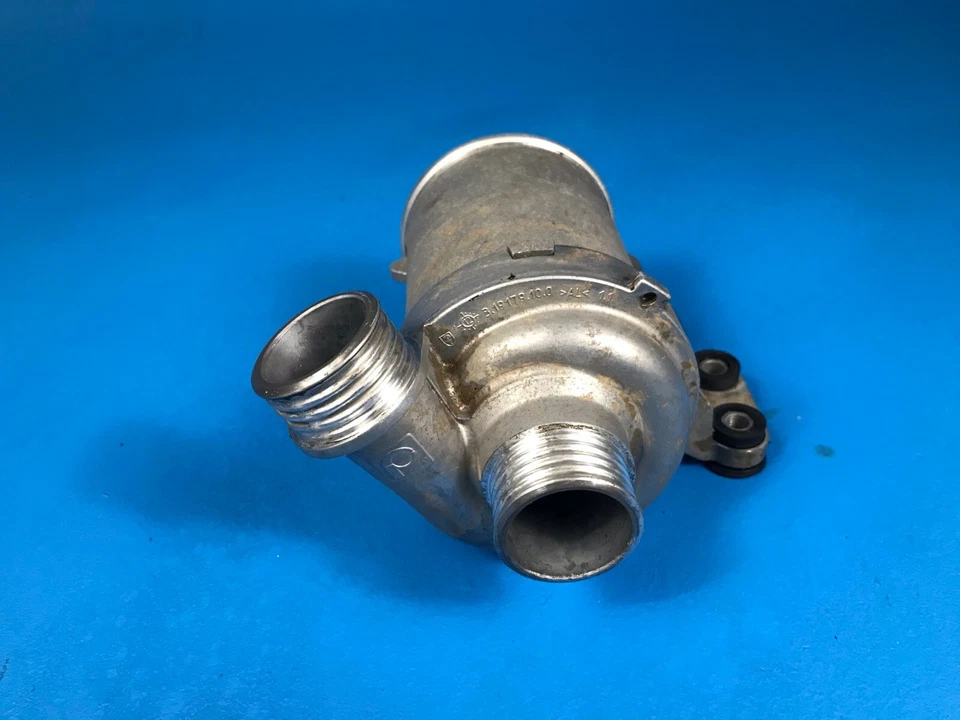 13-17 BMW F22 F30 F32 235I 335I 435I BOMBA DE AGUA ELÉCTRICA OEM Foto 2 de 4