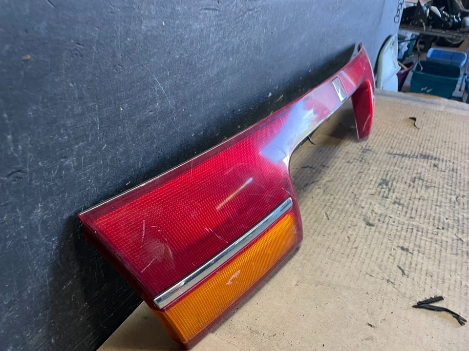 Luz trasera central para maletero Saturn L200 2000 a 2003 sedán S1159 DG Foto 3 de 4