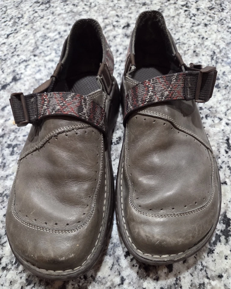 Sandalias sin cordones Chaco Pedshed de cuero marrón chocolate con correa de zueco para hombre talla 9,5 Foto 2 de 4