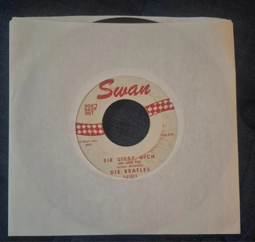 Beatles 45 rpm record SIE LIEBT DICH SHE LOVES YOU Swan Label