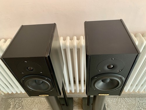 Ruark Acoustics Epilogue Bookshelf Bookshelf Speakers Finished in Black. - Picture 6 of 13
