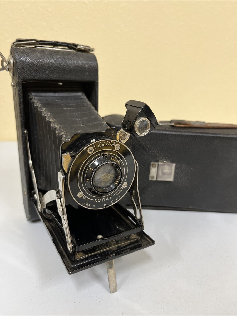 Fichier:Vintage Kodak Junior Six-16 Series II (616) Film Camera, Made In USA, Circa 1932 - 1936 (13386042625).jpg - Wikipédia