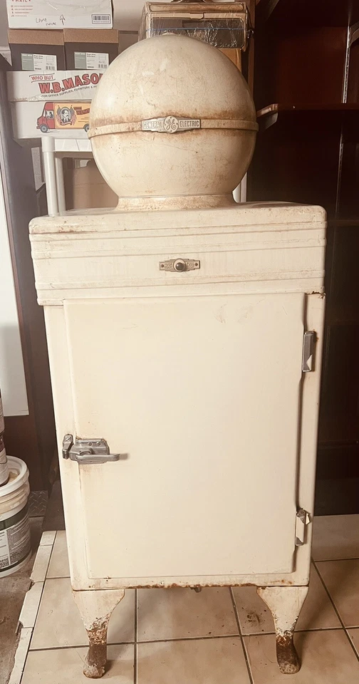 ANTIGUO REFRIGERADOR GLOBO SUPERIOR  Foto 2 de 4