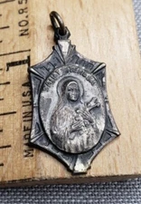 Vintage Pendant Medal St Therese Of Lisieux Christian H90