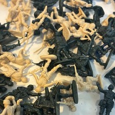 1/72 scale Mixed Lot WW2 British and American Paratrooper Plastic Toy Soldiers