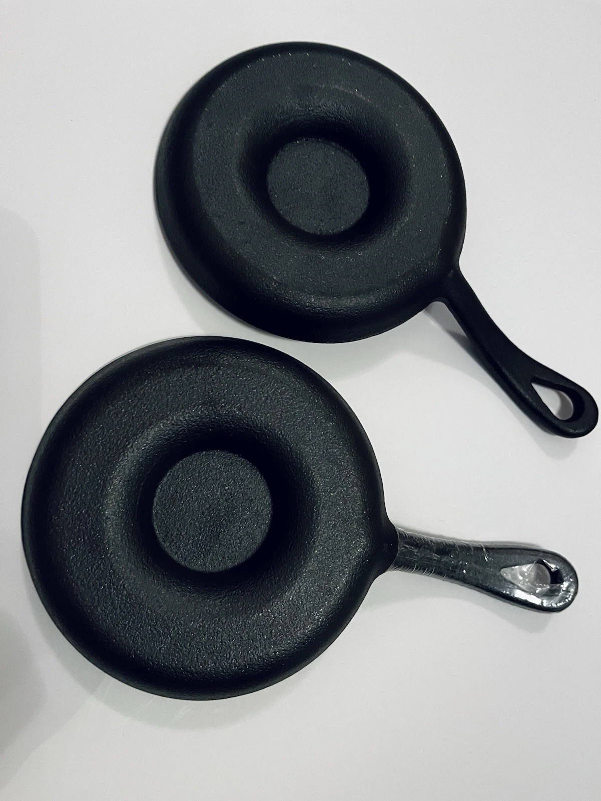2 x Cast Iron Doughnut Skillet New 13 cm Diameter