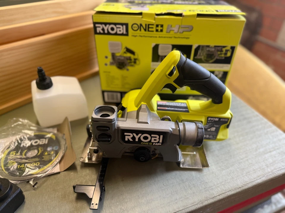 RYOBI ONE+ HP 18V Cordless Handheld Wet/Dry Masonry Tile Saw (the complete kit) - image 3 of 4