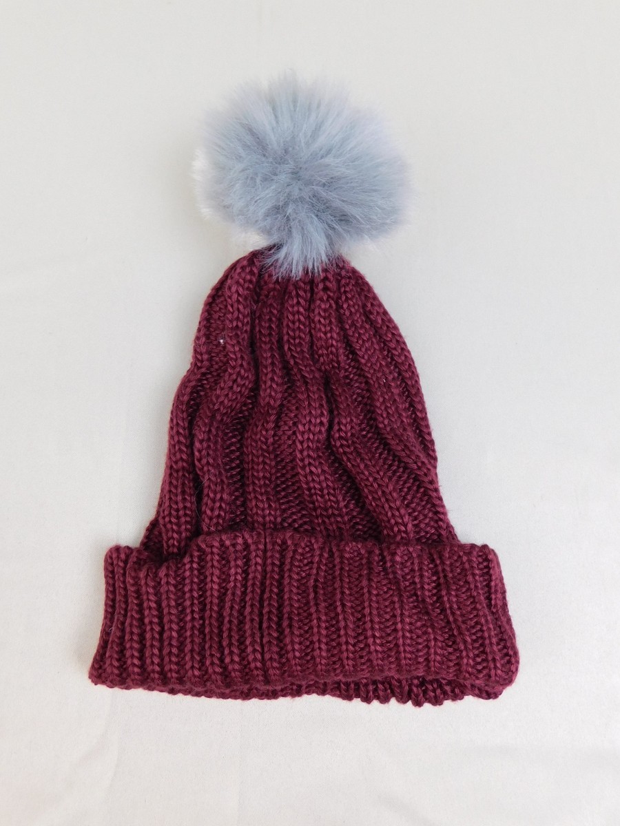 BCBGeneration Chunky Knit Pom Pom Winter Beanie Hat in Gift  display picture 2