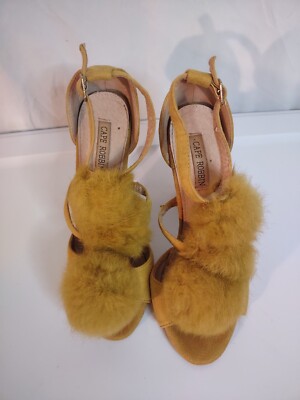 Cape Robbin Puff Heels Size 7 Fuzzy
