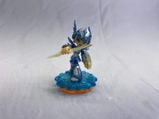 SKYLANDERS GIANTS LIGHTCORE CHILL FIGURE - WATER ELEMENT