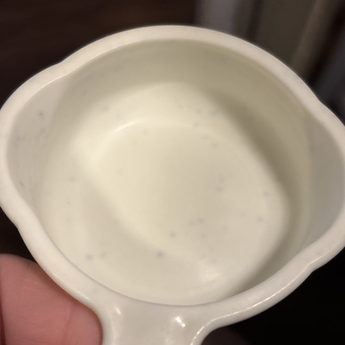 Tupperware White Measuring Cups Curved Ergonomic Handles 1/4 Only - Picture 7 of 8