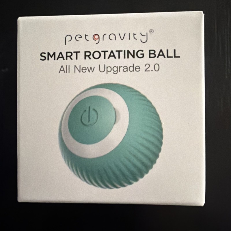 Pet Gravity  Smart and interactive Rotating Ball/New in box/Blue
