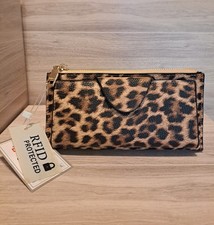 Wristlet, Wallet