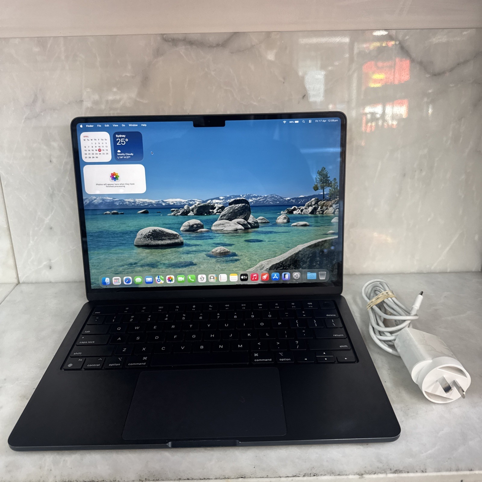 Apple Macbook Air M2 2022 13.6 Inch 512GB Midnight With After Market Charger