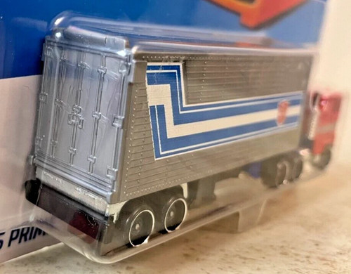 2024 HOT WHEELS TRACK FLEET TRANSFORMERS OPTIMUS PRIME ** VHTF ** - Picture 4 of 5