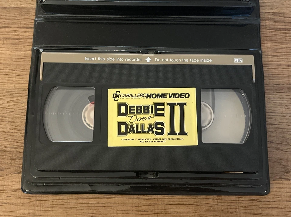 VERY RARE HTF Debbie Does Dallas 2 II VHS (1982) - Early VHS - Tested - Image 3 of 4