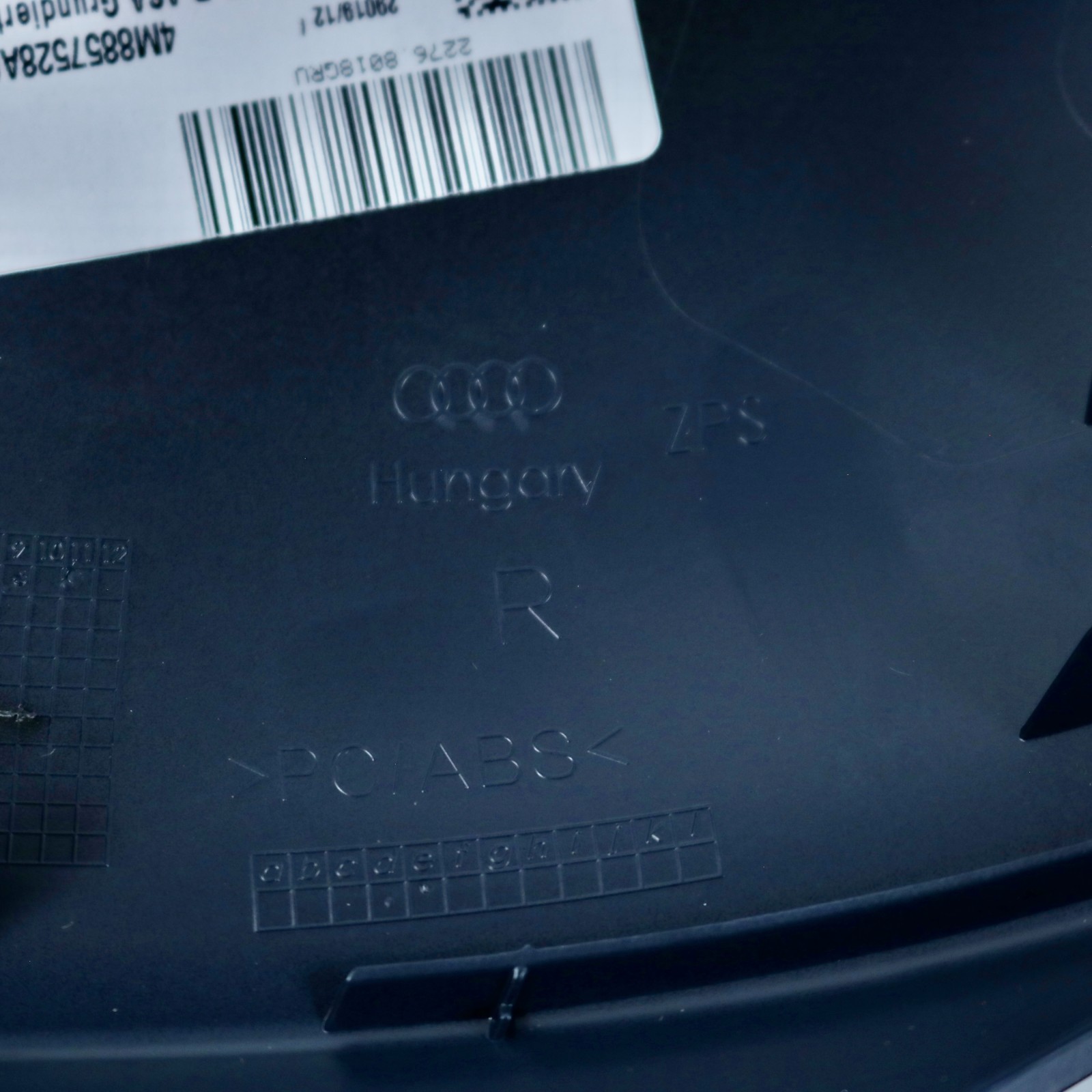 GENUINE Lamborghini Urus Audi Q8 w/ Lane Assist RH Mirror Cap Cover 4M8857528A