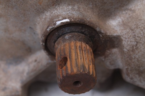 2000 Polaris Xpedition 425 ATV OEM 1341253 Front Differential Diff Gear Case - Picture 5 of 15
