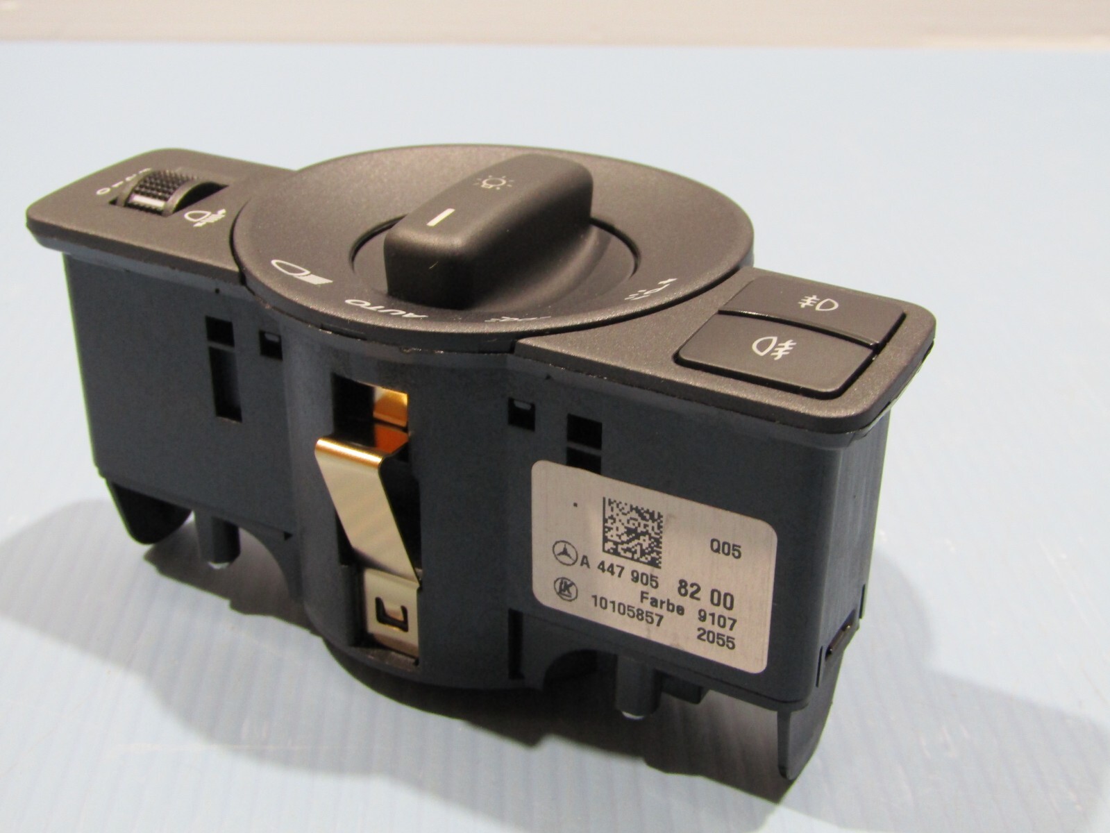 GENUINE MERCEDES VITO W447 DASHBOARD HEADLIGHT SWITCH P/N A4479058200