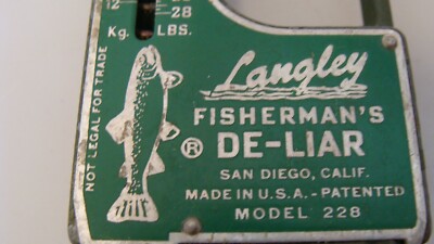 VINTAGE LANGLEY FISHERMAN'S DE-LIAR FISH SCALE / FISH MEASURE MODEL#228 USA