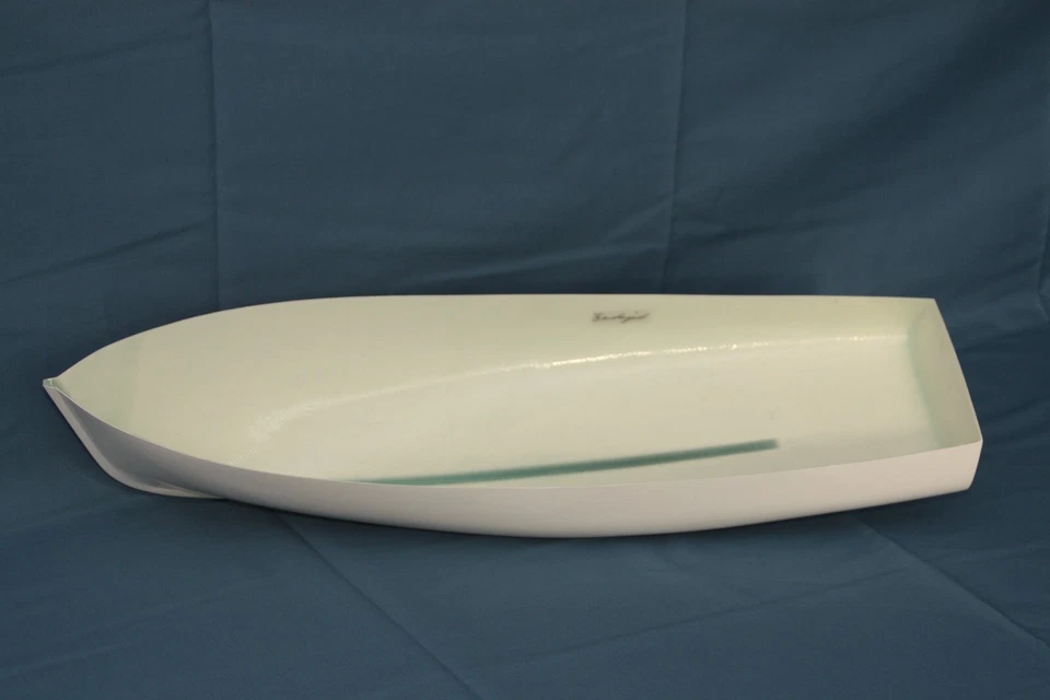 Gfk Rumpf 8,2m Motorbarkasse in M1:15 - Bild 2 von 4