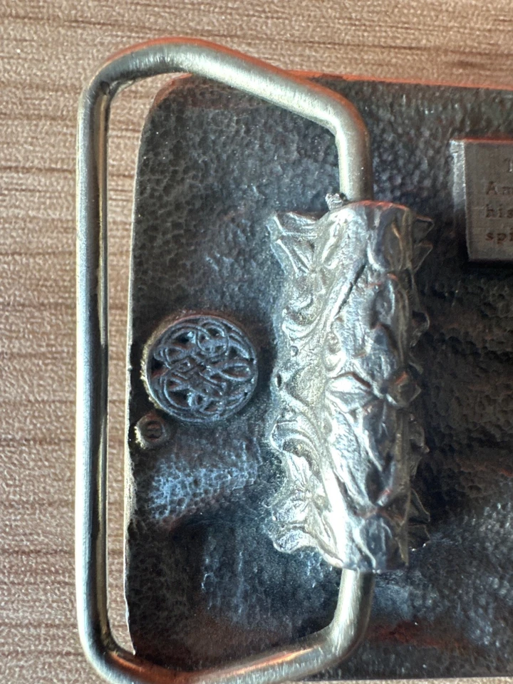 Hebilla de cinturón de metal vintage 1983 Siskiyou Buckle Co. Foto 4 de 4