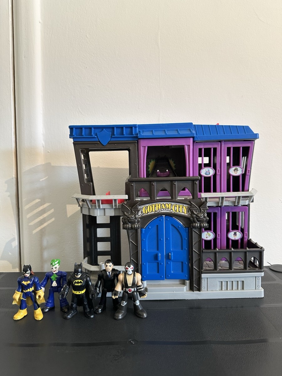 Imaginext DC Super Friends Gotham City Jail Playset Matching Figures Set