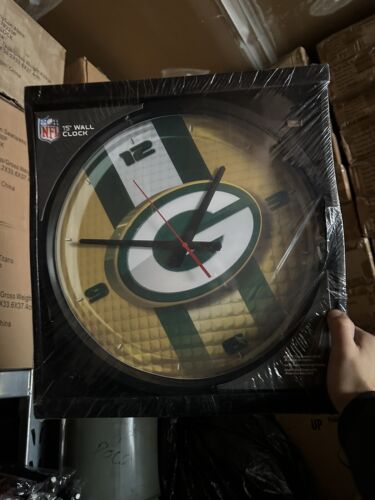 NFL Football Sports Green Bay Packers Helmet Logo 15" Round Wall Clock - Picture 1 of 2