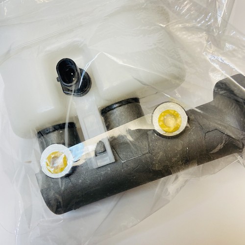 Dorman M630509 Brake Master Cylinder for Select Chevrolet/GMC Models - Picture 5 of 7