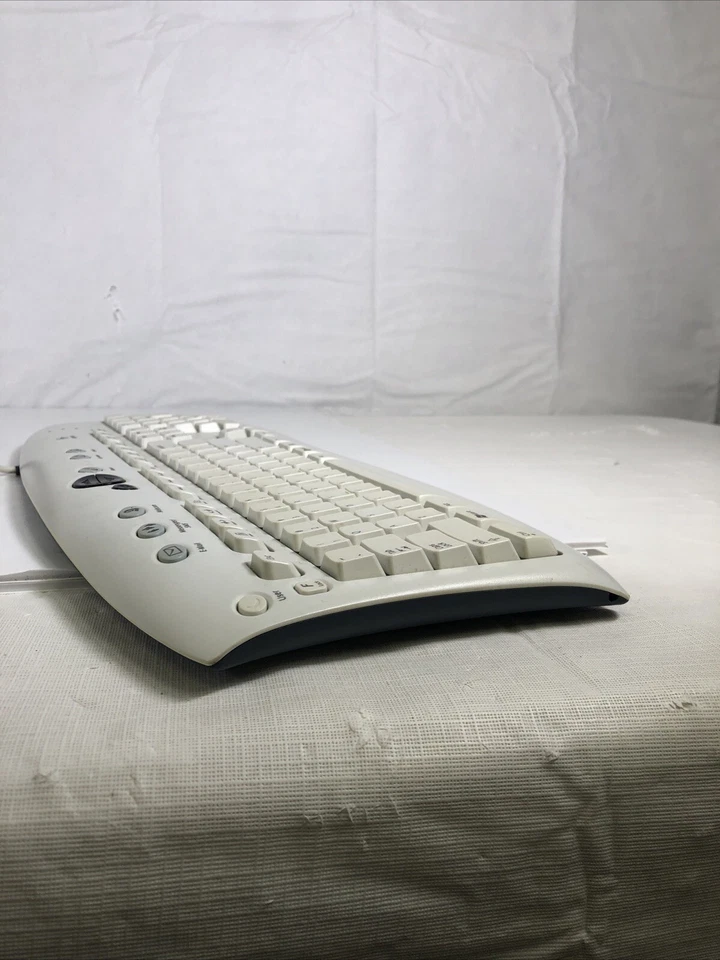 Logitech Access Keyboard (Y-SR34) White Excellent Condition! - Image 4 of 4