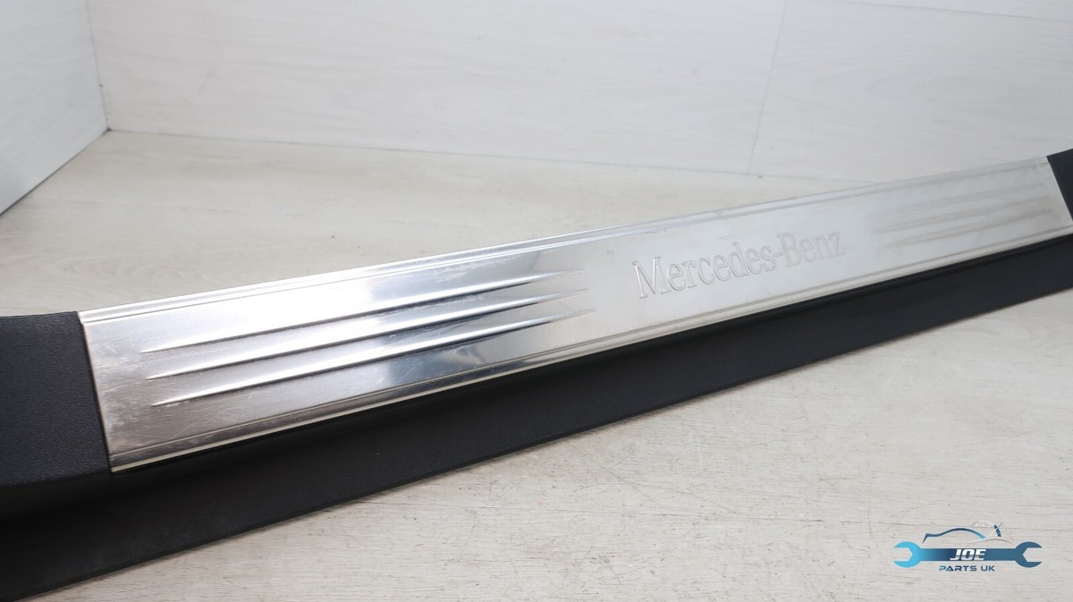 MERCEDES SL CLASS R230 PASSENGER LEFT SIDE RAIL SCUFF PLATE 