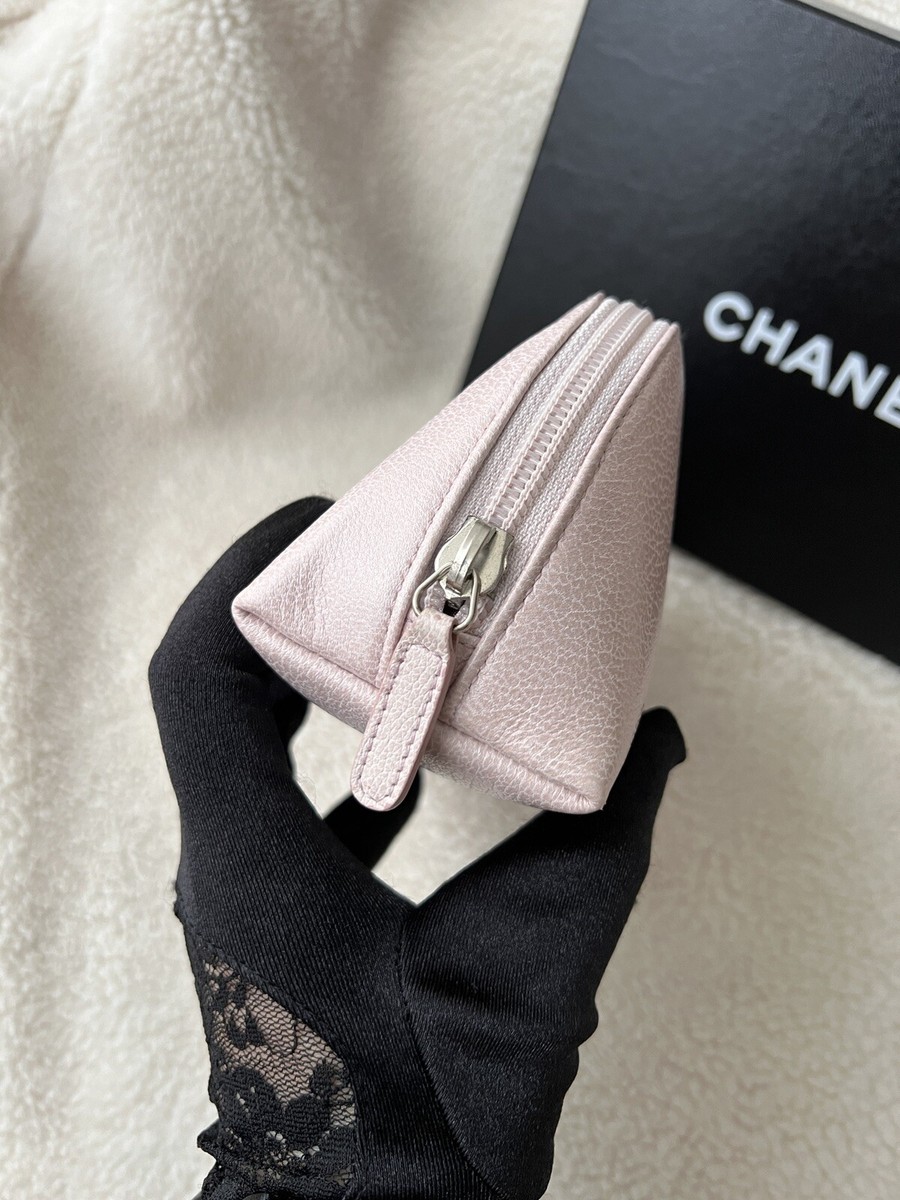 CHANEL  CC+プチカメリア ケース Chanel Pink Camellia Mini CC Logo Cosmetic Pouch w/ Silver