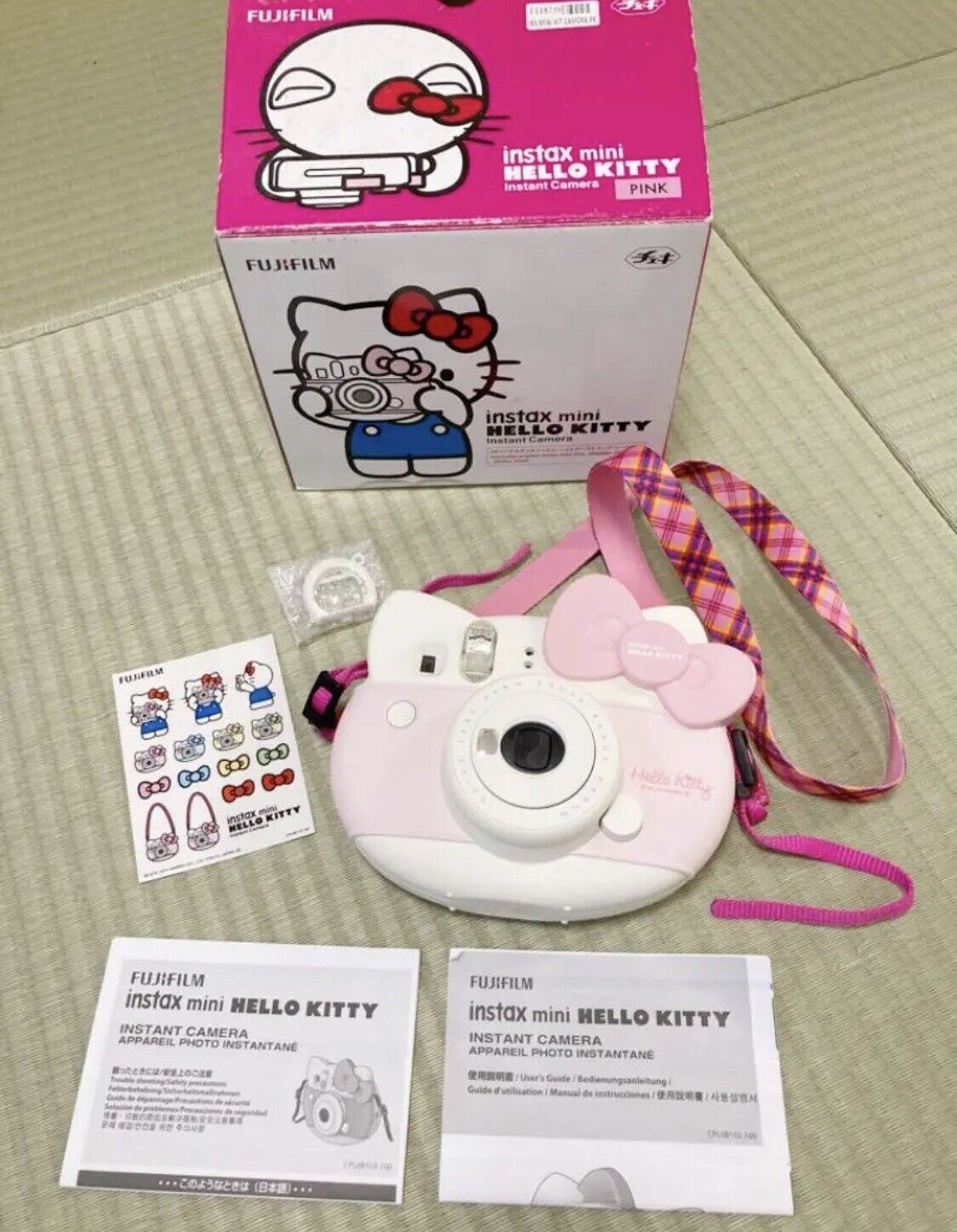 Sanrio Hello kitty Fujifilm Instax Mini 10 Instant Film Camera CHEKI Pink  w/BOX