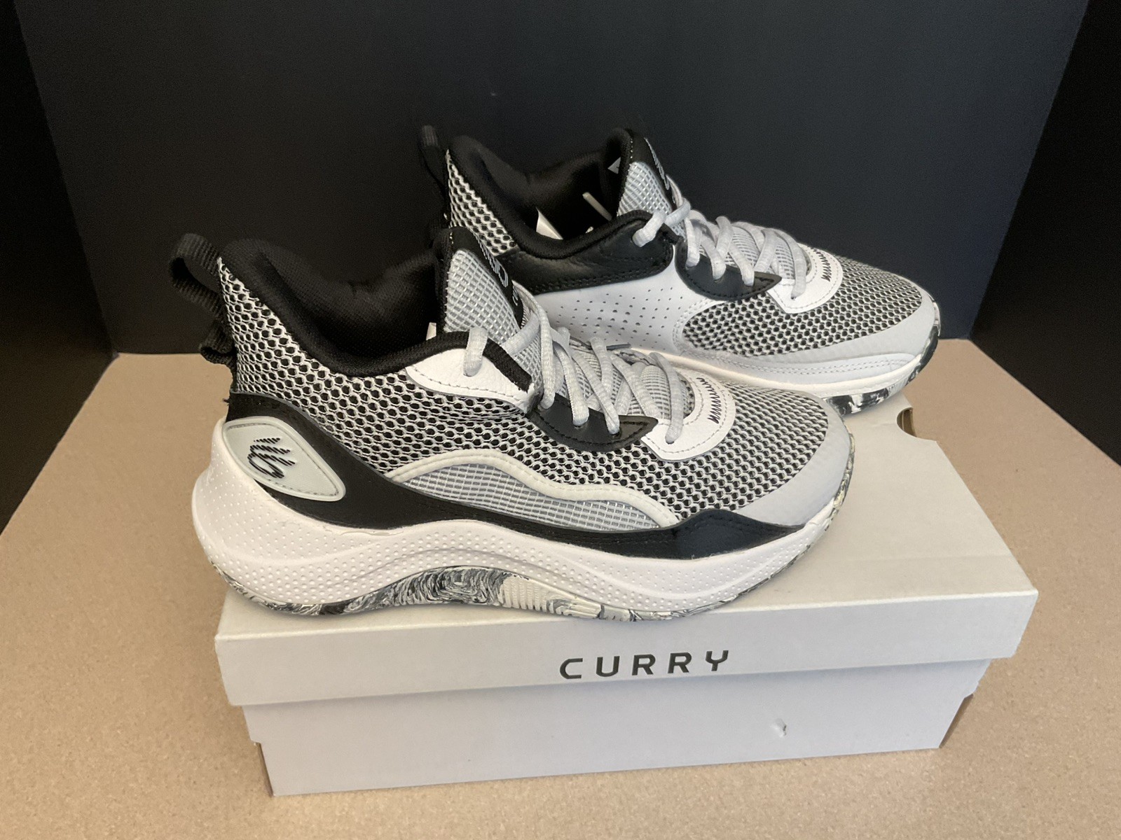 . Size 3.5y. Nice Shoes