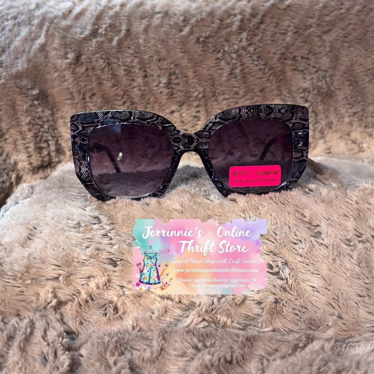 Betsy Johnson Sunnies *NWT* - oversized square Dark tortoise Cute Tortoise Square Sunglasses | Trendy Sunglasses  main image 2