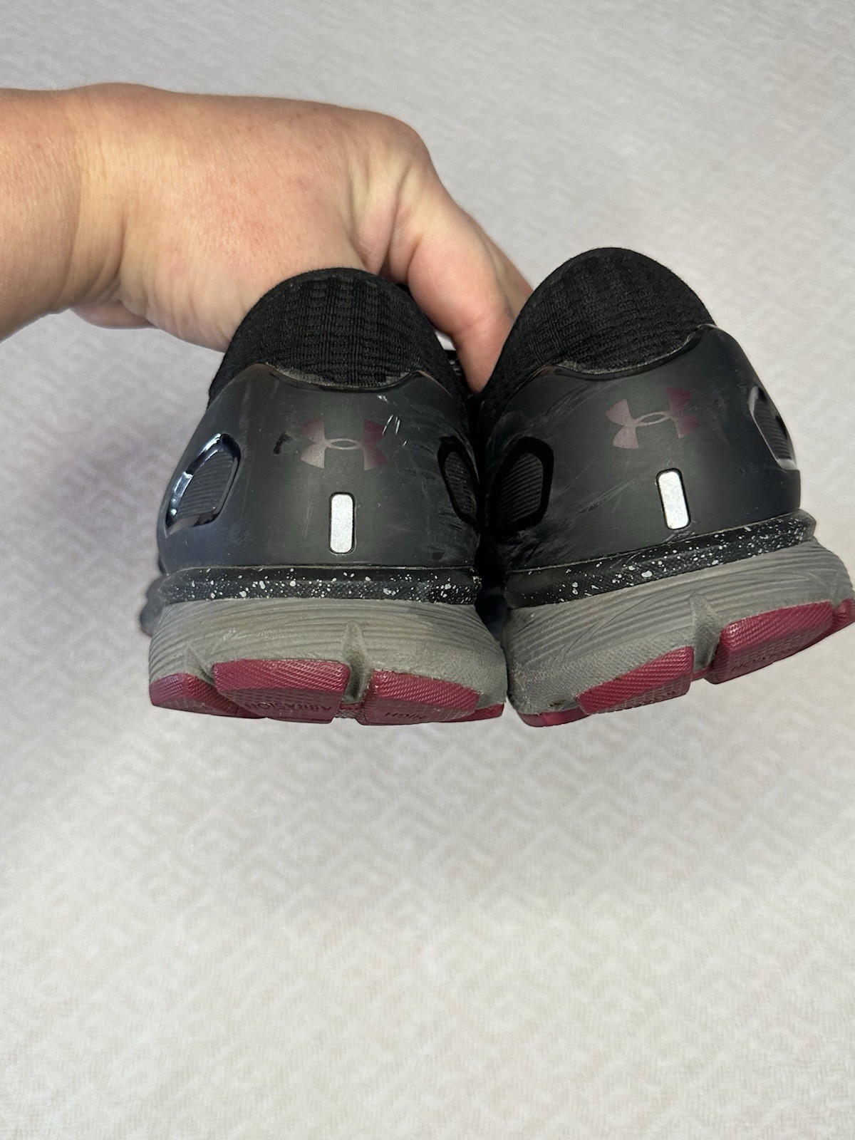 Women’s Under Armour Athletic Shoes, Black and Dark Pink/Maroon, Size 9 thumbnail 3