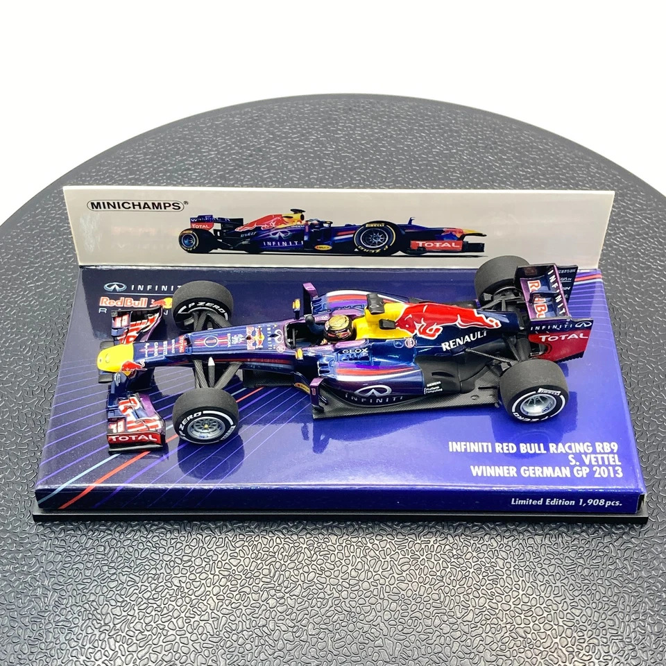 MINICHAMPS 1/43 Infiniti Red Bull RB9 Sebastian Vettel 2013 German GP 410130101 - Image 2 of 4