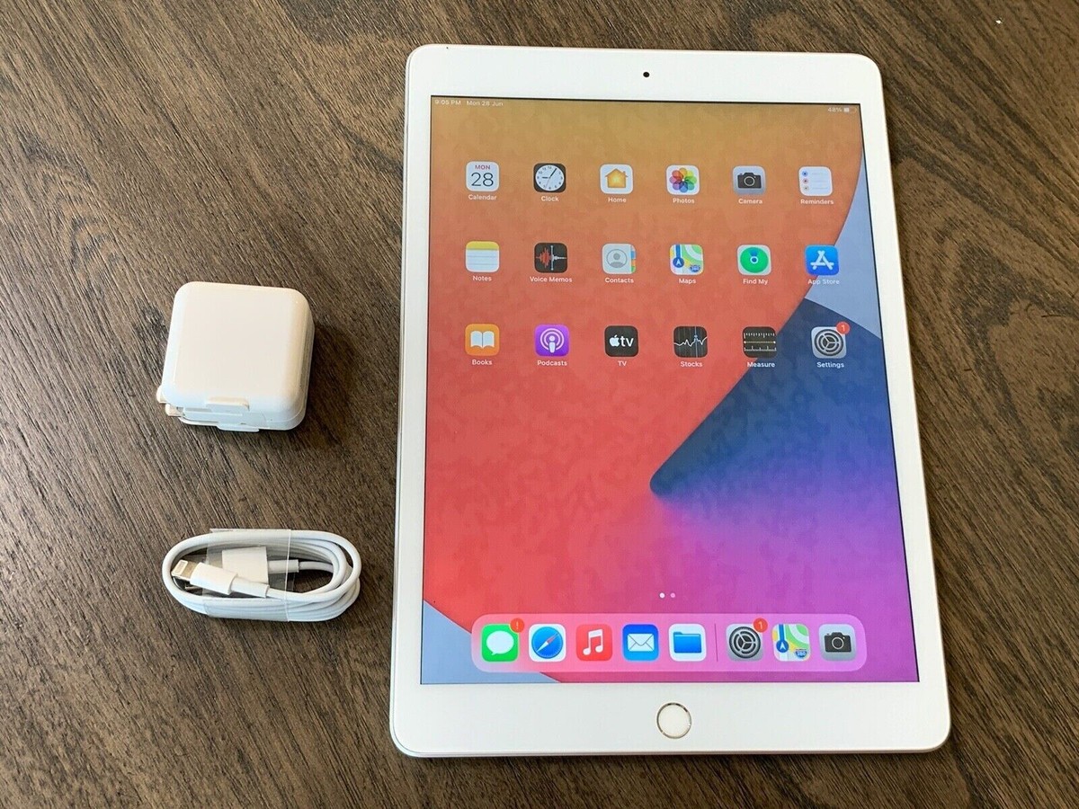 Apple iPad 8th Gen 32GB, Wi-Fi, 10.2 MYLA2LL/A Silver, Great