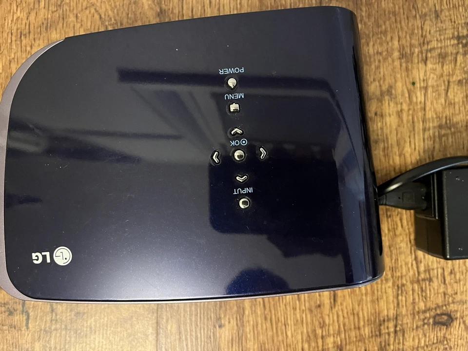 LG HS200G DLP HS200G-JE Portable Projector - HDMI, USB, SVGA, RCA w/ Power Adapt - Image 3 of 4