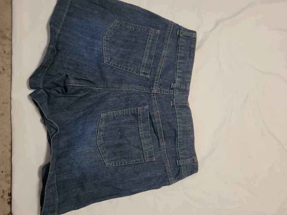 Pantalones Cortos Mujer Denim Prefaded Merona Fit 1 Frente Plano Talla 8 Usados en Excelente Condición Foto 2 de 3