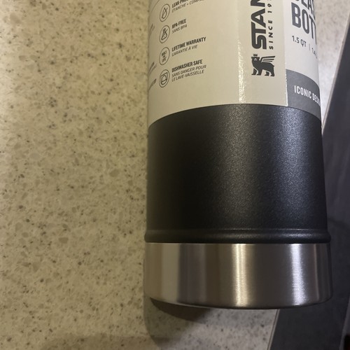 Stanley The Legendary Vacuum Insulated Classic Bottle 1,5 qt / 1,4L - Bild 13 von 22
