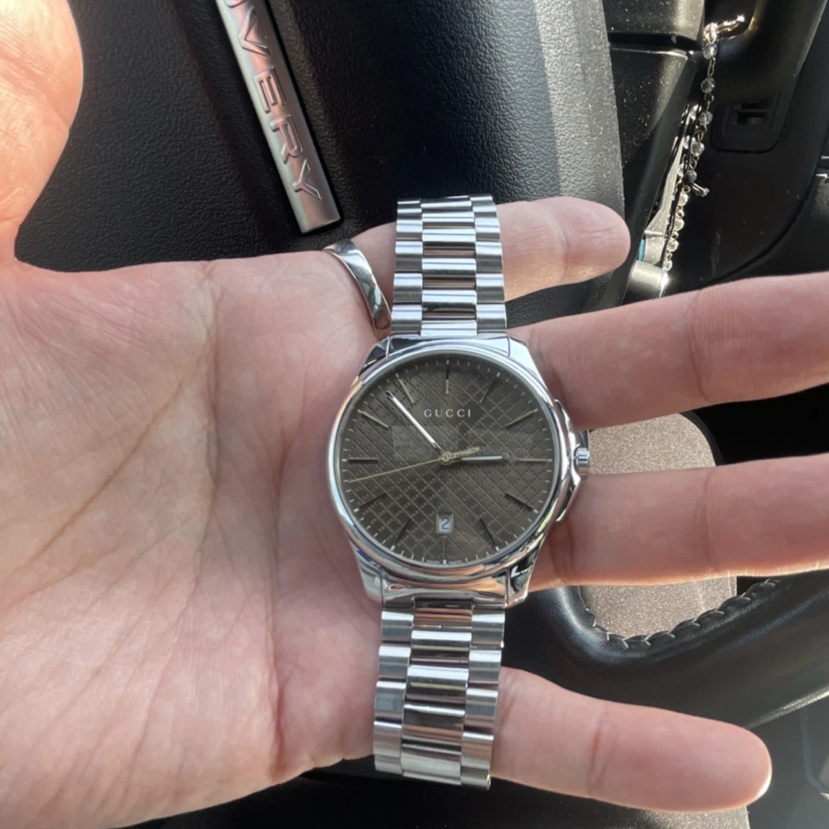 Preços baixos em Gucci G-Timeless relógios de pulso masculino de