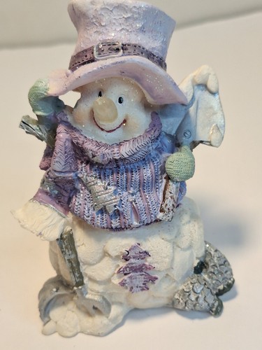 Set 2 pupazzi di neve/donna di neve lavanda. 4,5" Ottime Condizioni, Adorabile! - Foto 9 di 14