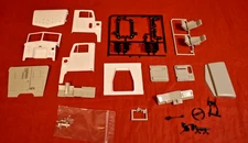 AMT Peterbilt 378 Long Hauler Cab and Interior Parts 1/24