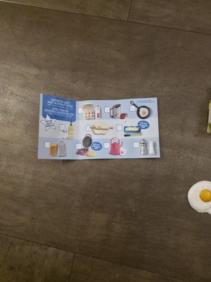 American Girl   Mini Mystery Pack  Cooking Set  (pan, egg, oil, salt)   authenti