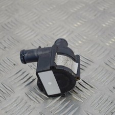 Pompe à eau Audi R8