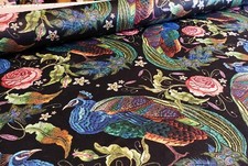 Pavo real sobre tapicería negra terciopelo estampado tela cojín cortina terciopelo