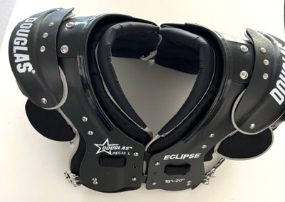 DOUGLAS Eclipse PEC22  Göße L  American Football Shoulder Pads Schulterpad Pad