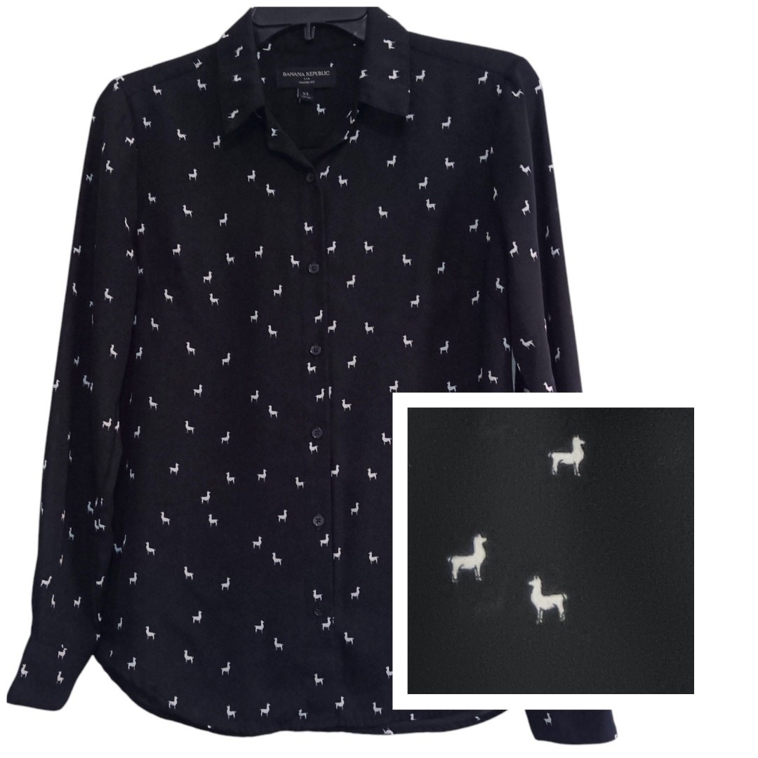 BANANA REPUBLIC Cute Llama Shirt Blouse Top Classic Fit Size XS Novelty Print