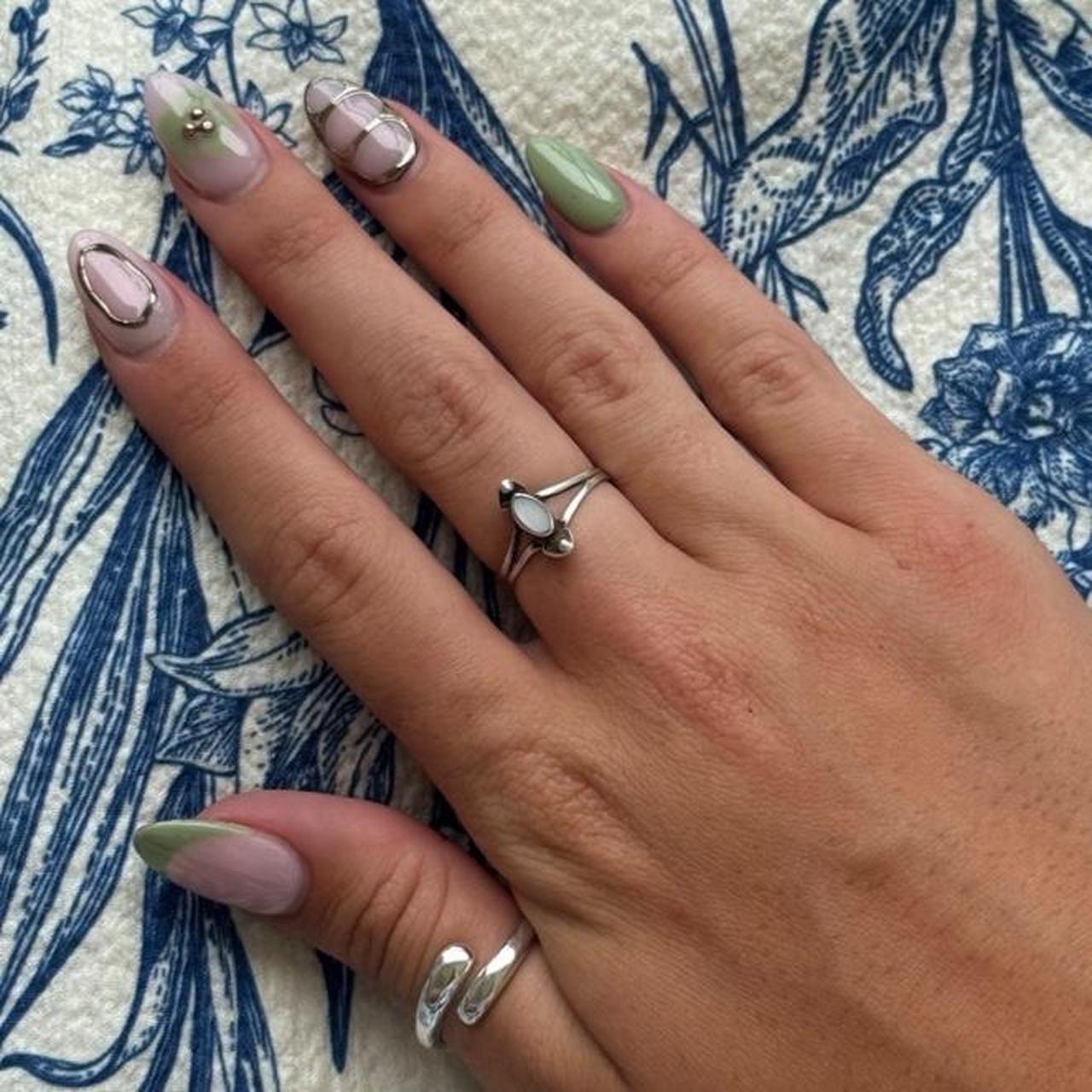 Sterling 925 Silver Ring with White Stone Size 6.5